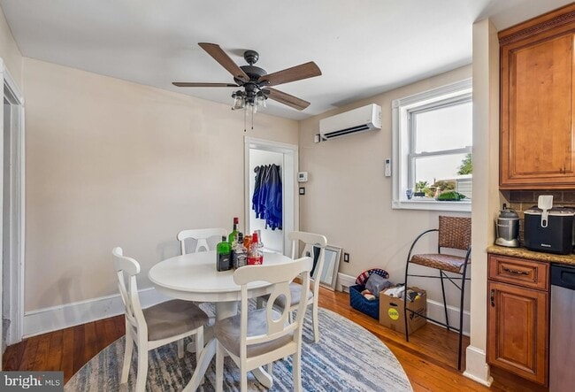 Building Photo - 357 Lemonte St