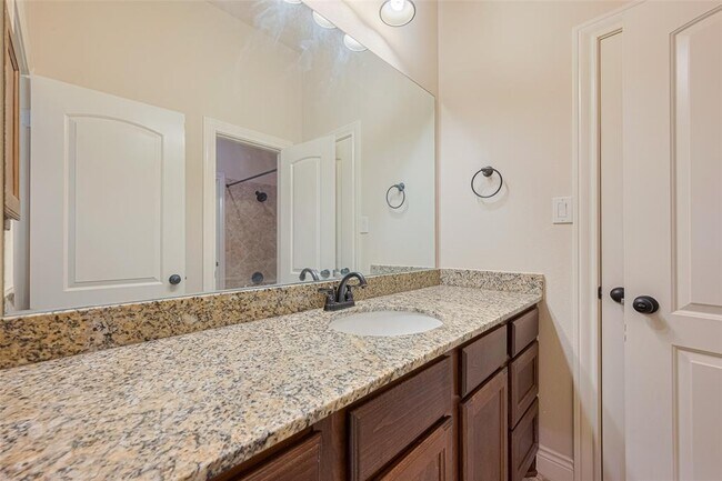 Building Photo - 27906 Colonial Point Dr