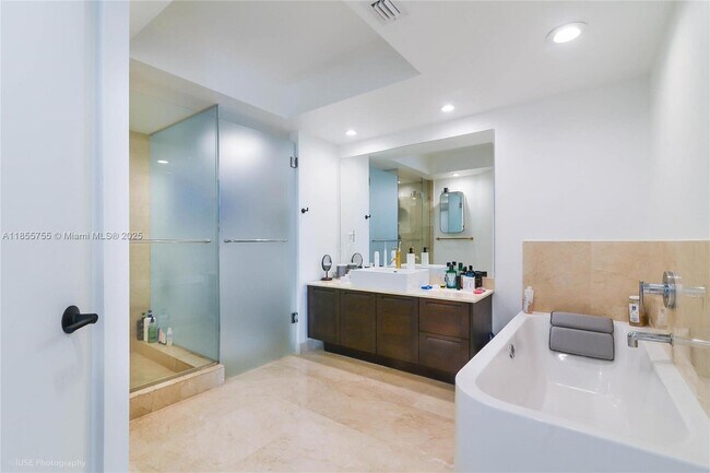 Building Photo - 250 Sunny Isles Blvd