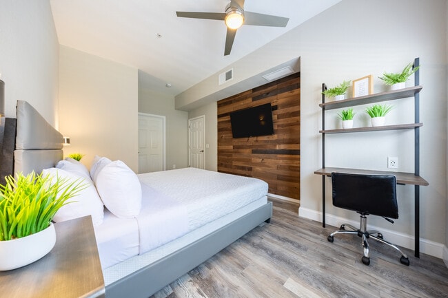 Building Photo - 2620 Lodi Cir