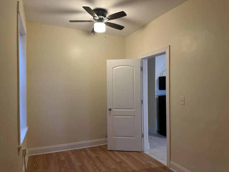 Building Photo - 3241 N Lawndale Ave