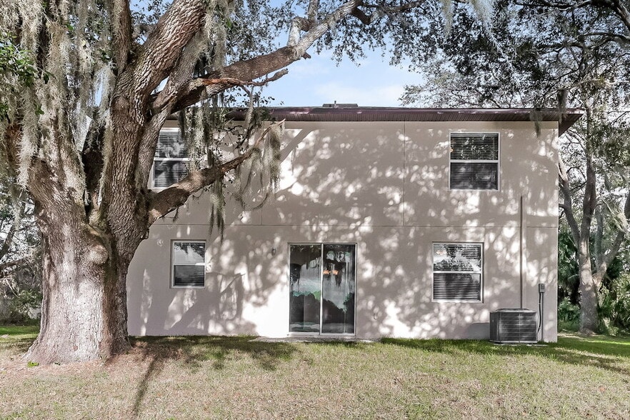 Building Photo - 451 Martigues Dr