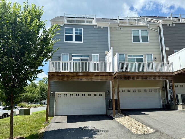 Building Photo - 2617 Avinity Pl