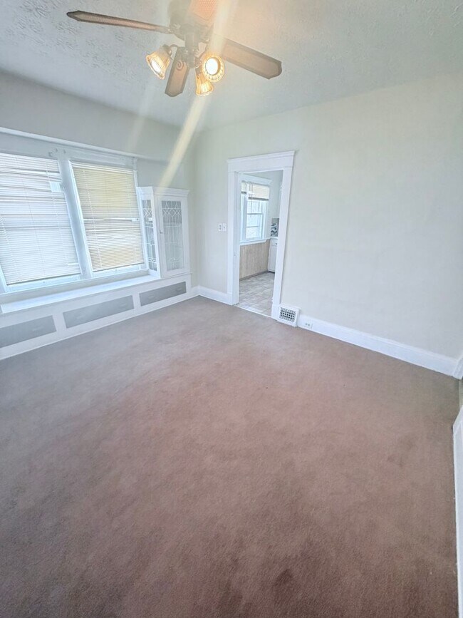 Building Photo - 3395- 3397 W. 100th