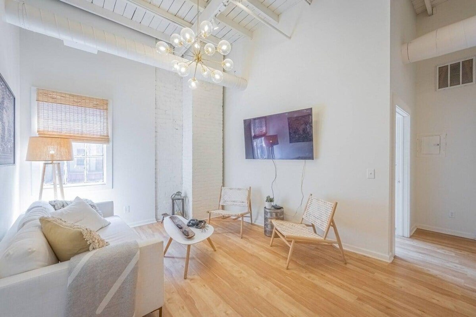 Building Photo - 269 N Hull St