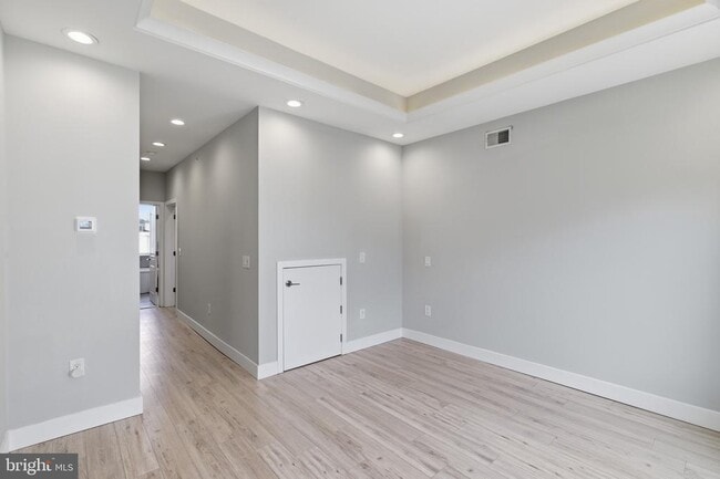 Building Photo - 1448 N Myrtlewood St