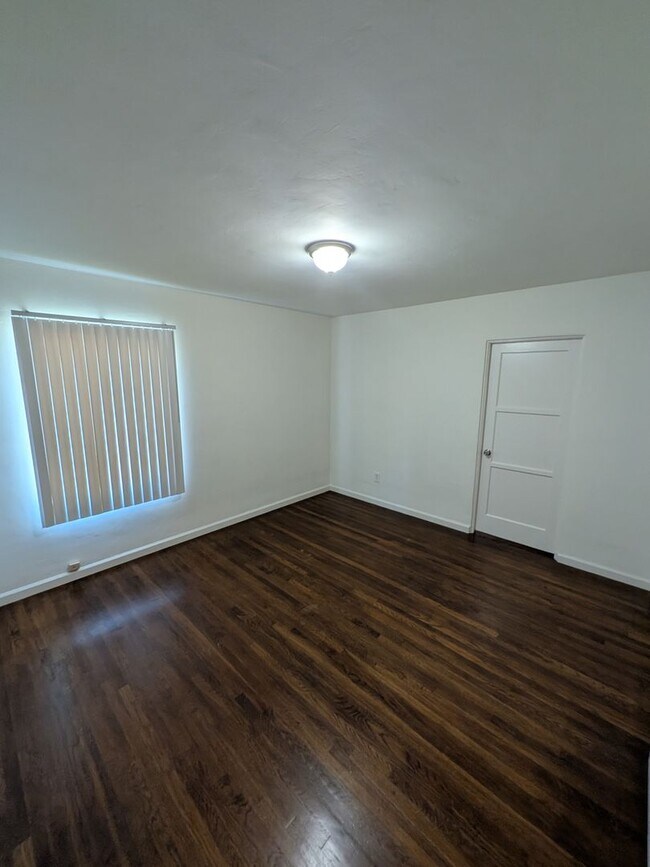 Building Photo - PC - 6673-6675 Amherst