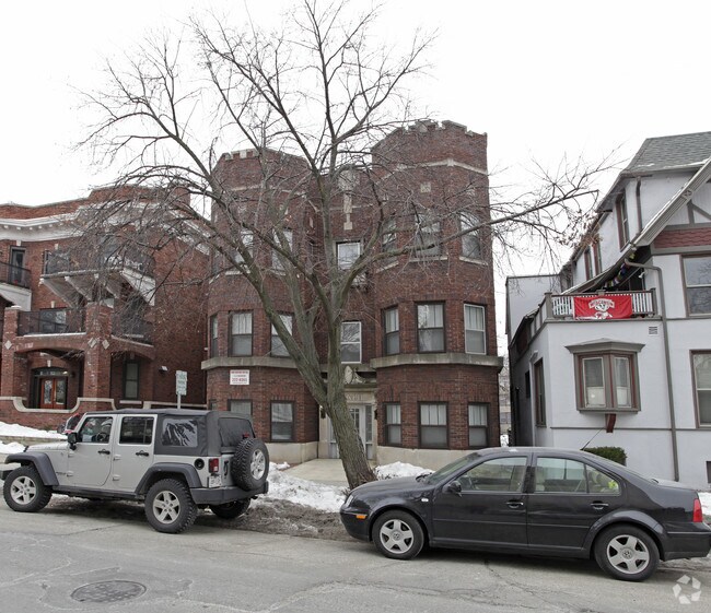 Building Photo - 143-145 W Gilman St