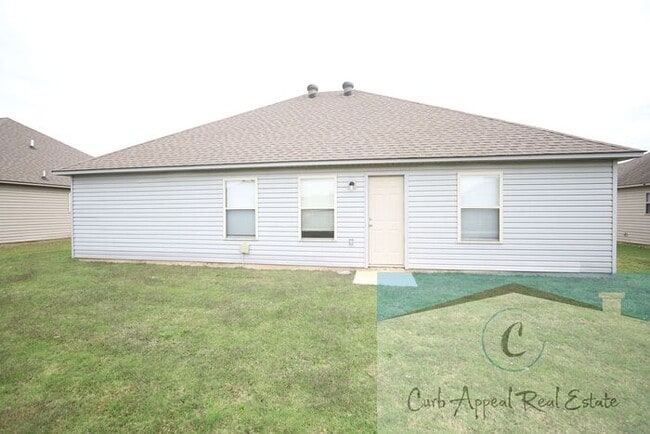 Building Photo - Move in special $700!! Beautiful 3 bed / 2 bath home - Nettleton!!