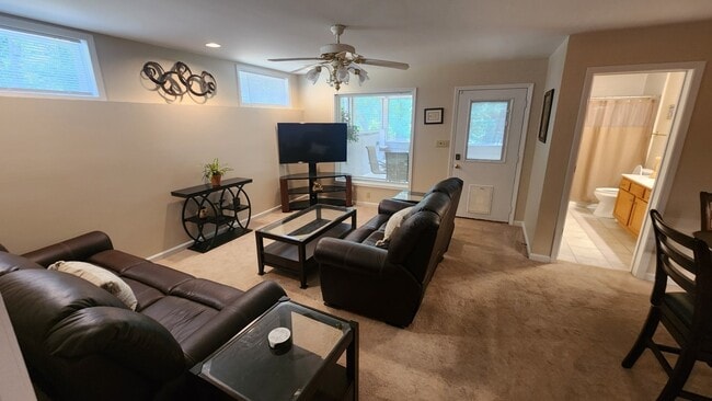Building Photo - 6576 Johnson Cir