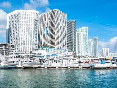 Building Photo - 1717 N Bayshore Dr