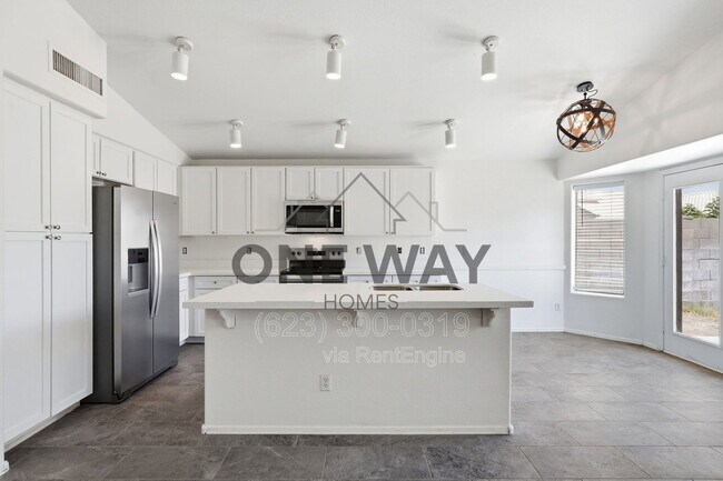 Building Photo - 4622 E Summerhaven Dr