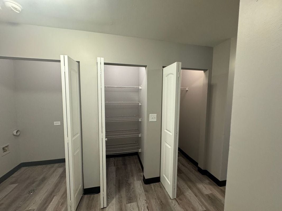 Building Photo - 426 W Normal Pkwy