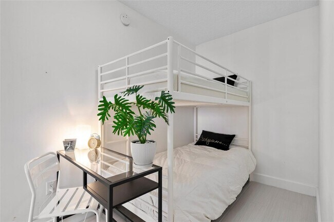 Building Photo - 3500 Galt Ocean Dr