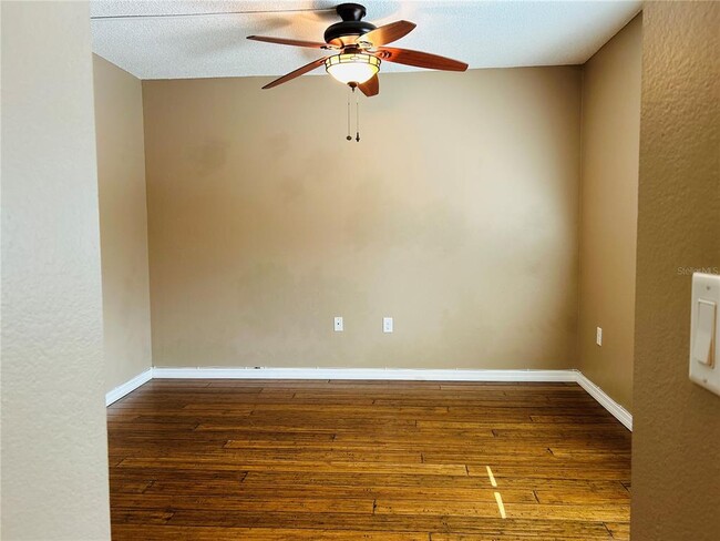 Building Photo - 2915 Pine Cone Cir