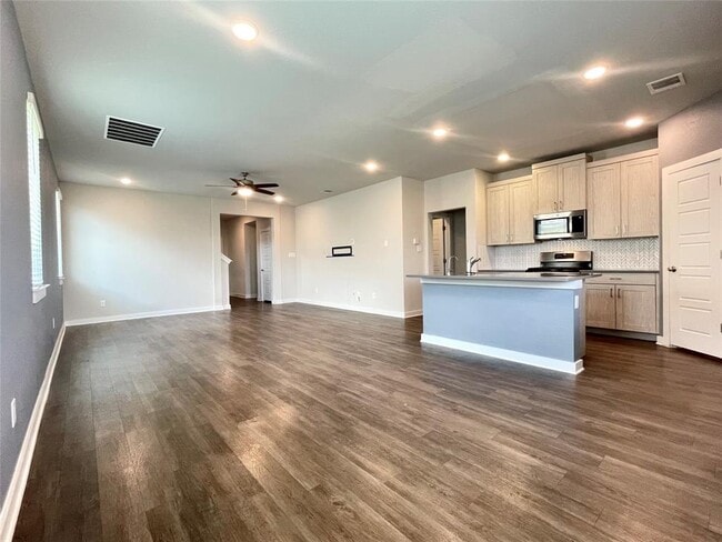 Building Photo - 708 Bridle Creek Dr