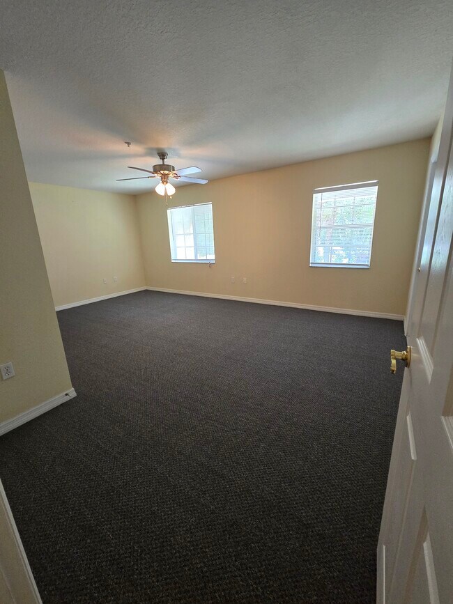 Building Photo - 3409-3410 10 Th Ln W