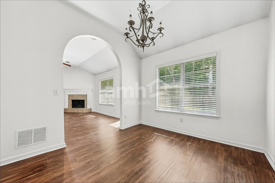Building Photo - 1679 Farkleberry Dr