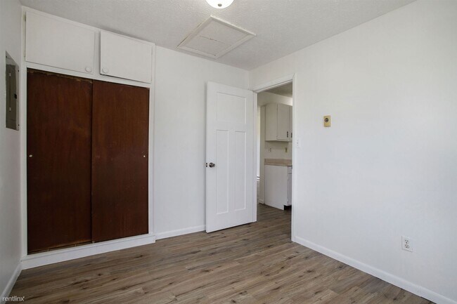 Building Photo - 2 br, 1 bath House - 62701 Red Arrow Hwy U...
