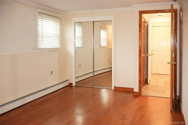 Building Photo - 642 6th Ave W