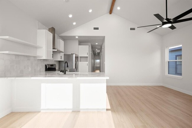 Building Photo - 306 Ave P