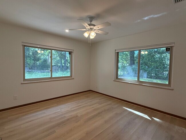 Building Photo - 378 El Rey Ave
