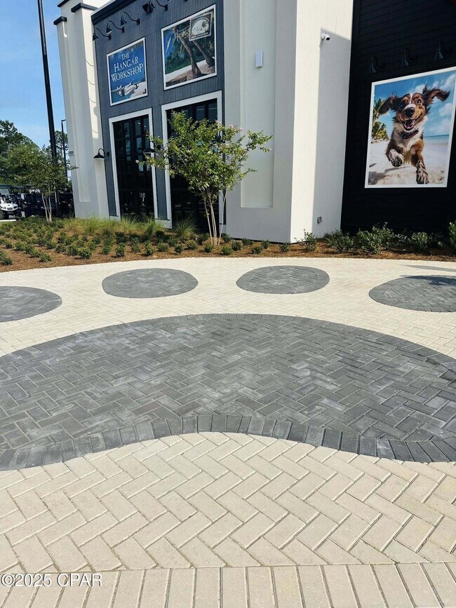 Building Photo - 8958 Parrot Pl