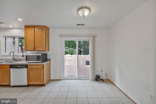 Building Photo - 14844 Edman Cir