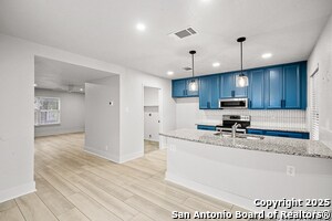 Building Photo - 8 Palomar