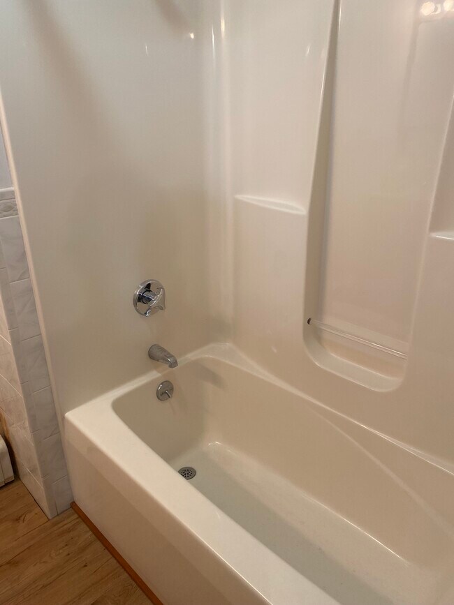 Building Photo - 39 Saint James St