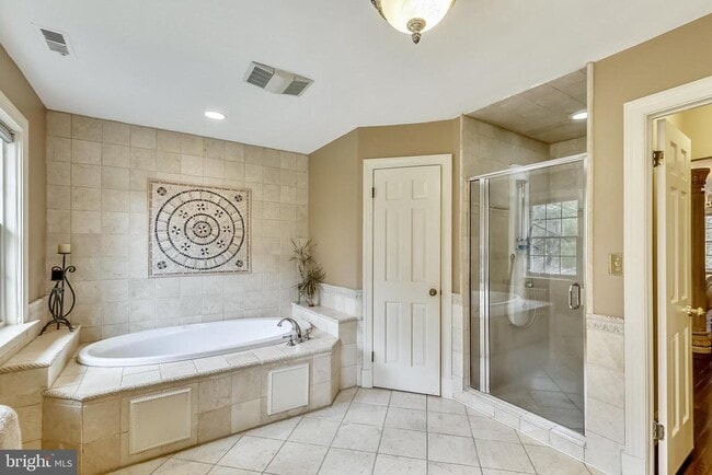 Building Photo - 10605 River Oaks Ln