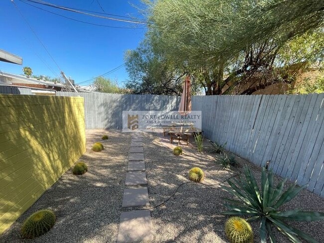 Building Photo - Charming 1 Bed/1 Bath – Near U of A & Down...