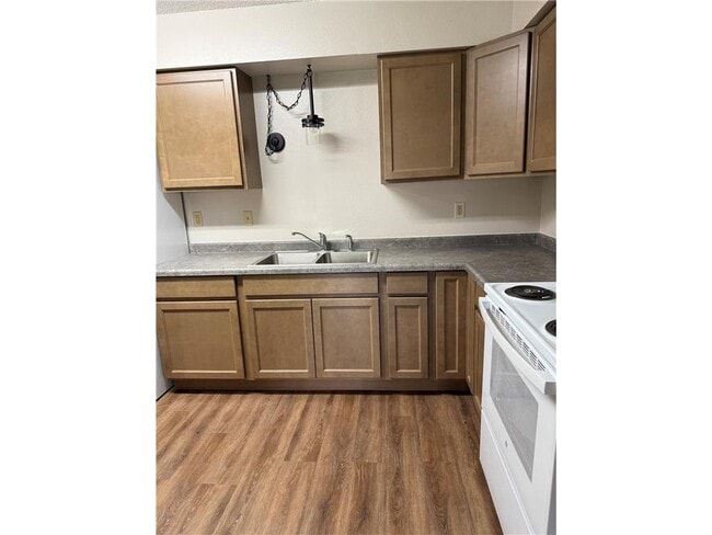 Building Photo - 1418 Black Oak Ave