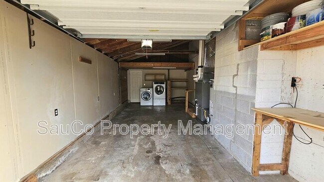 Building Photo - 6770 SW Princess Ave