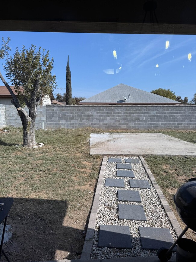 Building Photo - 605 Atlanta Dr