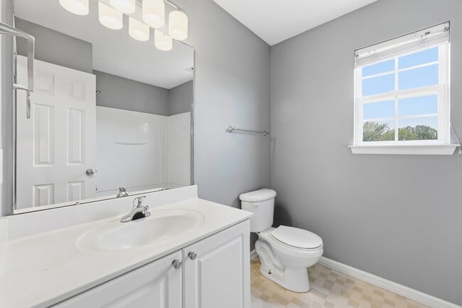 Building Photo - 3911 Hathaway Hills Dr