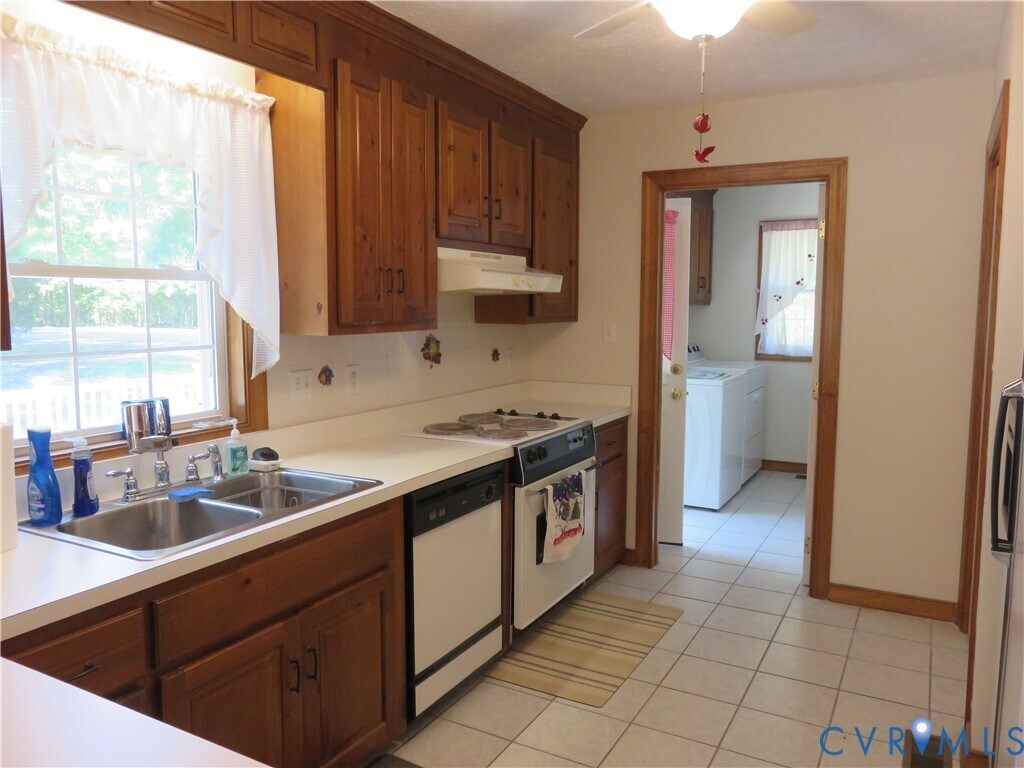 Building Photo - 5801 Wensleydale Dr