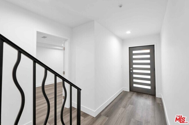 Building Photo - 6006 Klump Ave