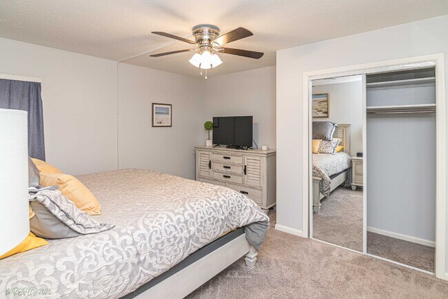 Building Photo - SHORT-TERM LEASE OPTIONS / FULLY FURNISHED APARTMENT/ ALL UTILITIES INCLUDED! WONDERFUL WAYNE MEM...