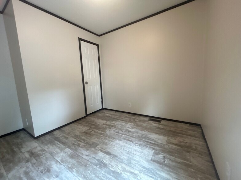 Building Photo - 11716 Cascade Cir