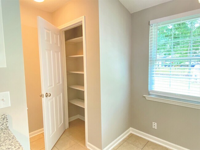 Building Photo - 25 Davidson Ave