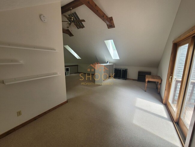 Building Photo - A Little Piece of Tennessee! Your Private Wooded Home!