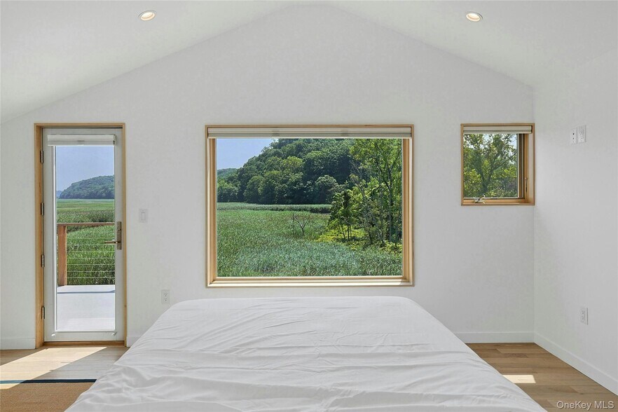 Building Photo - 93 Paradise Ave