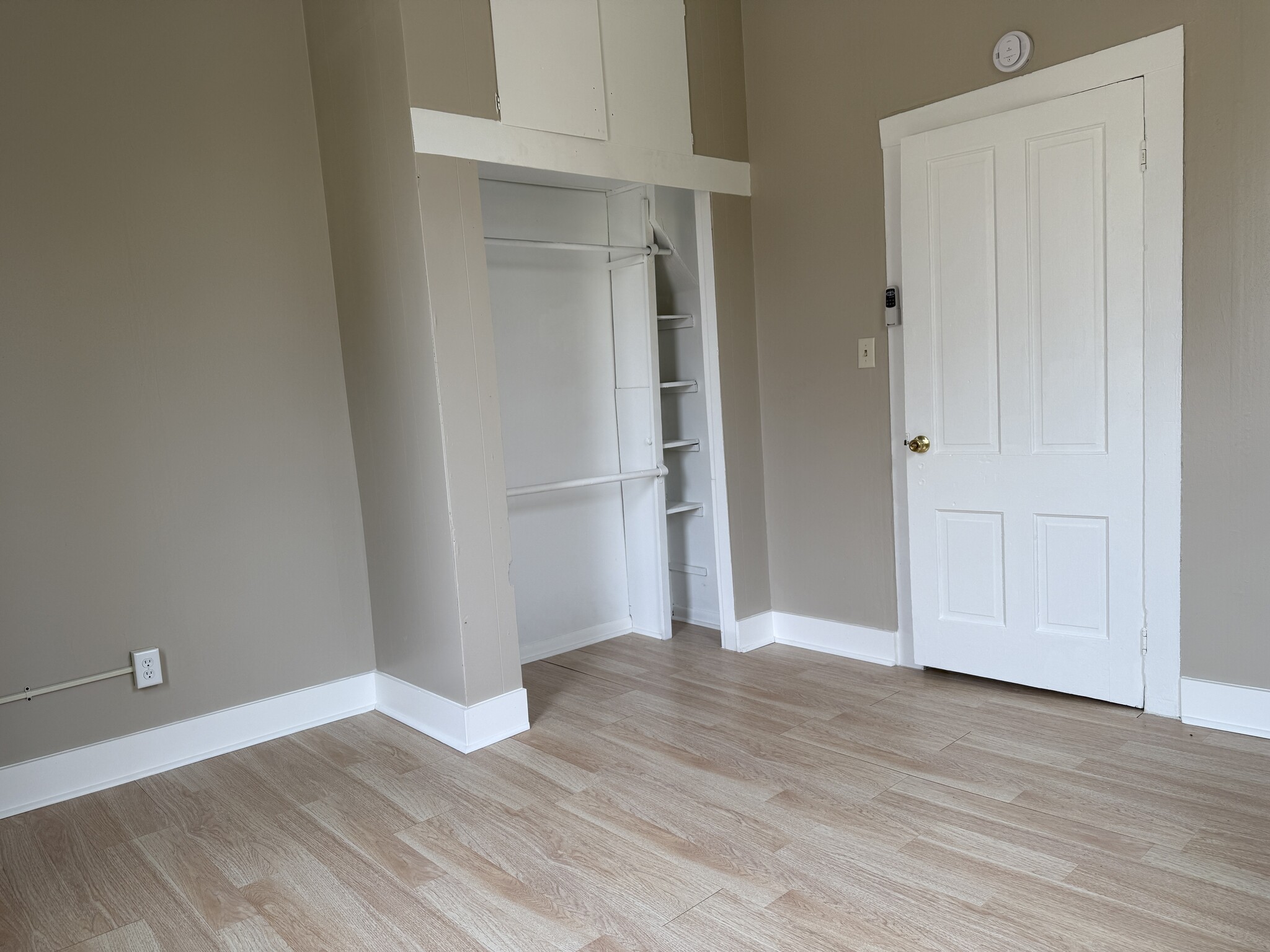 Building Photo - 262 Fond du Lac Ave