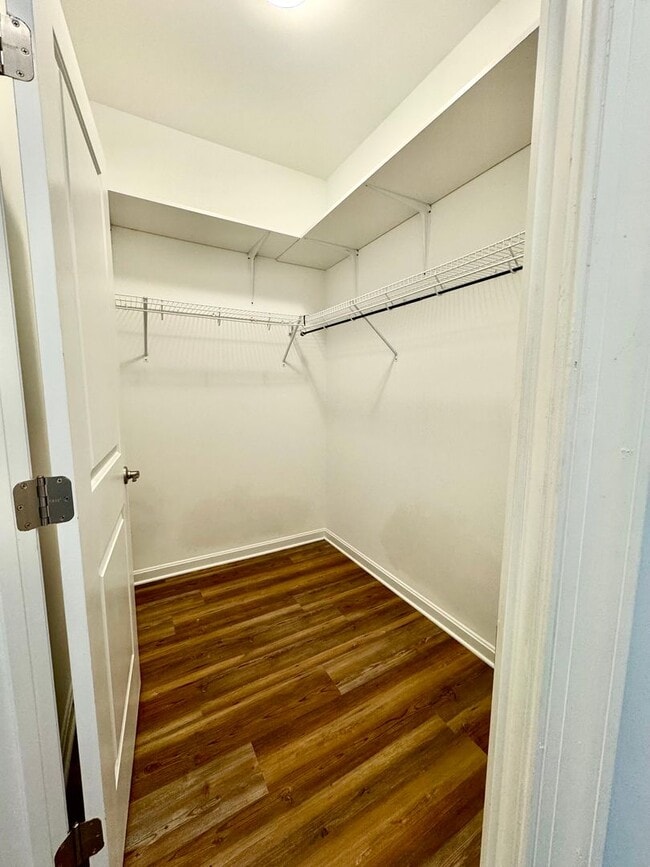 Building Photo - 2nd floor condo in Hearthstone Manor