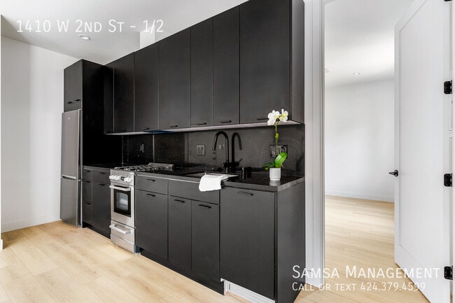 Building Photo - 1410 W 2nd St