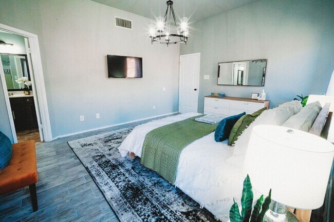 Building Photo - 2607 Rampart Loop