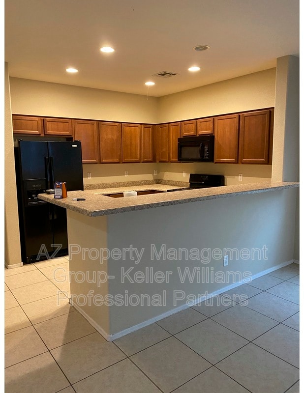 Building Photo - 812 S 178th Ln