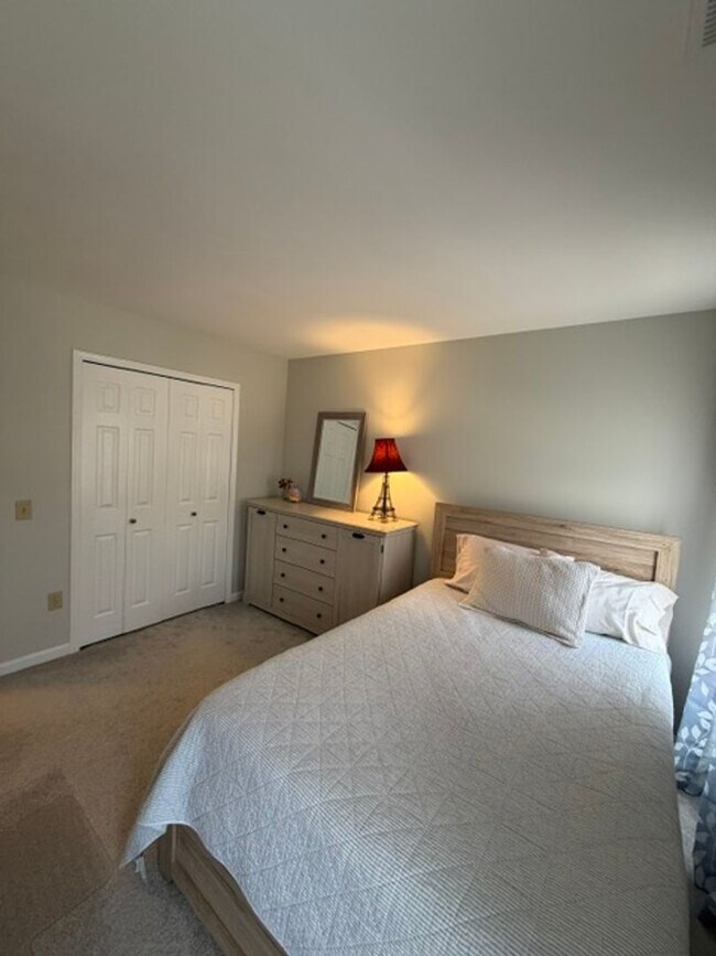 Building Photo - SPACIOUS SF HOME IN GERMANTOWN