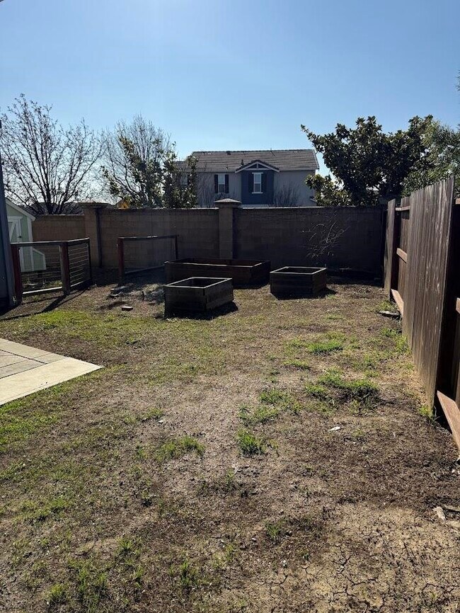 Building Photo - 236 Cogburn Way